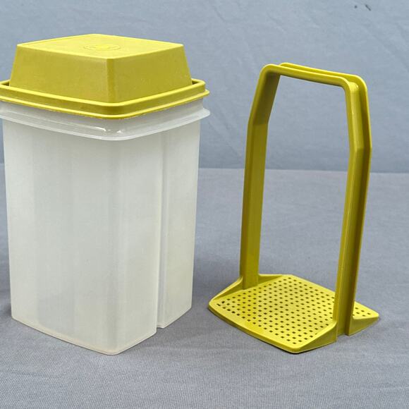 VTG Tupperware Pickle Keeper Container Avocado Green Lid Strainer Insert 7” Tall - Picture 5 of 15